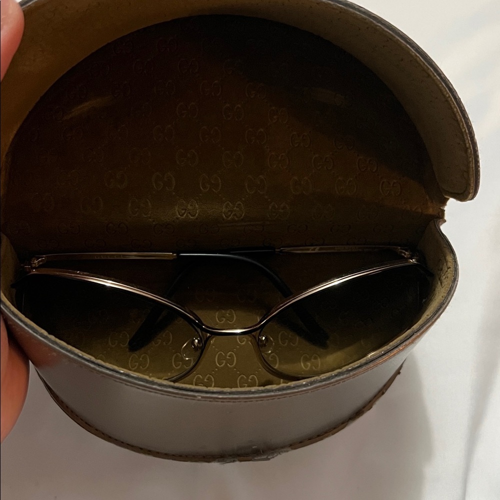 Vintage Gucci GG 2846/S Gradient Lense Sunglasses w/ Gold & Black Frames - Picture 15 of 15